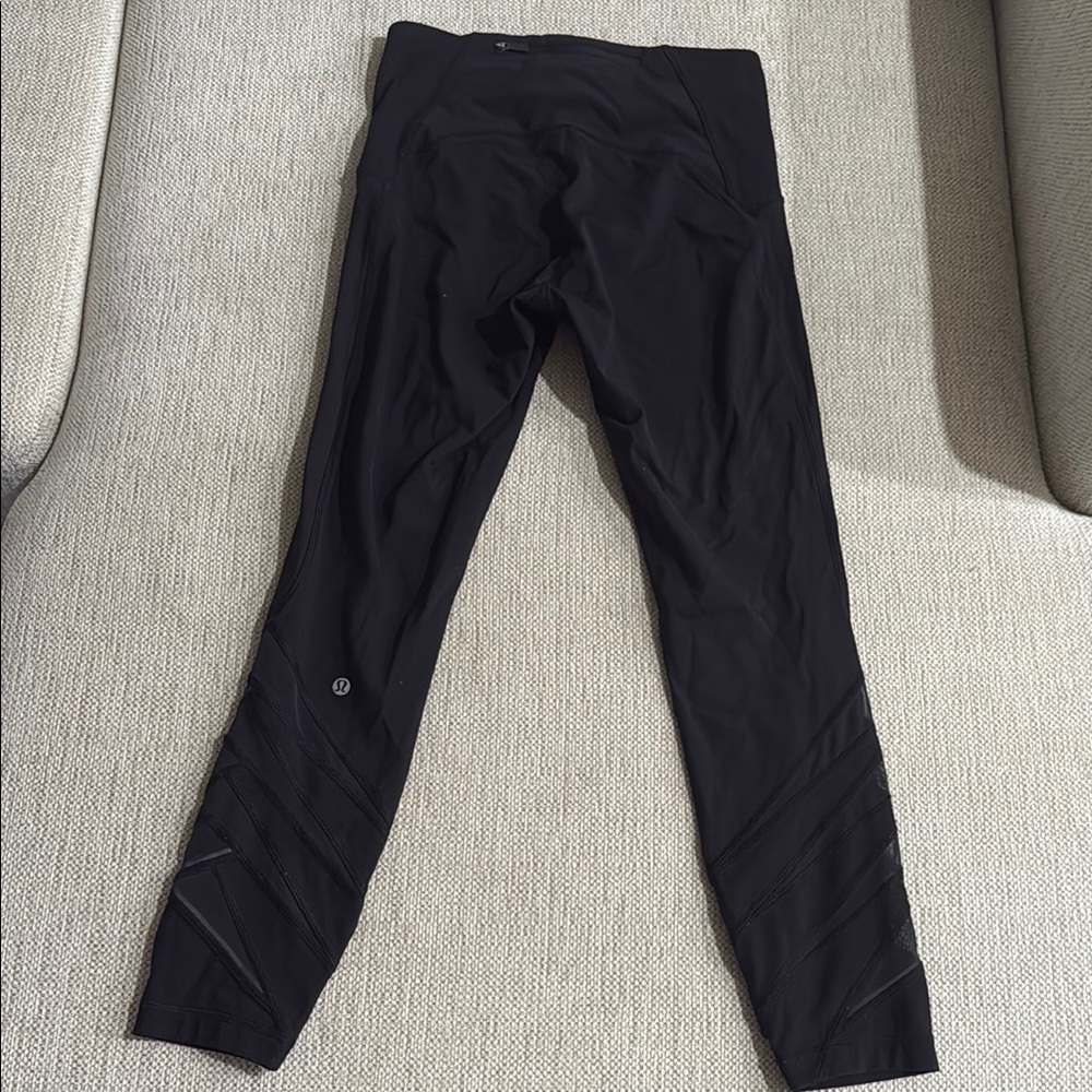 Black Women's Lululemon Leggings - Picture 4 of 4